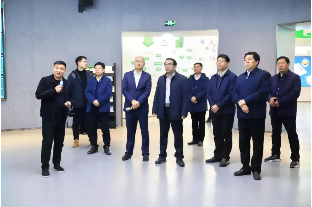 河南省农业农村厅党组书记、厅长孙巍峰莅临304永利集团集团调研